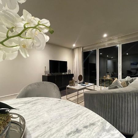 Sophisticated 1Br, 1 Ba Chigwell Designer Flat Chcl F2 아파트 외부 사진