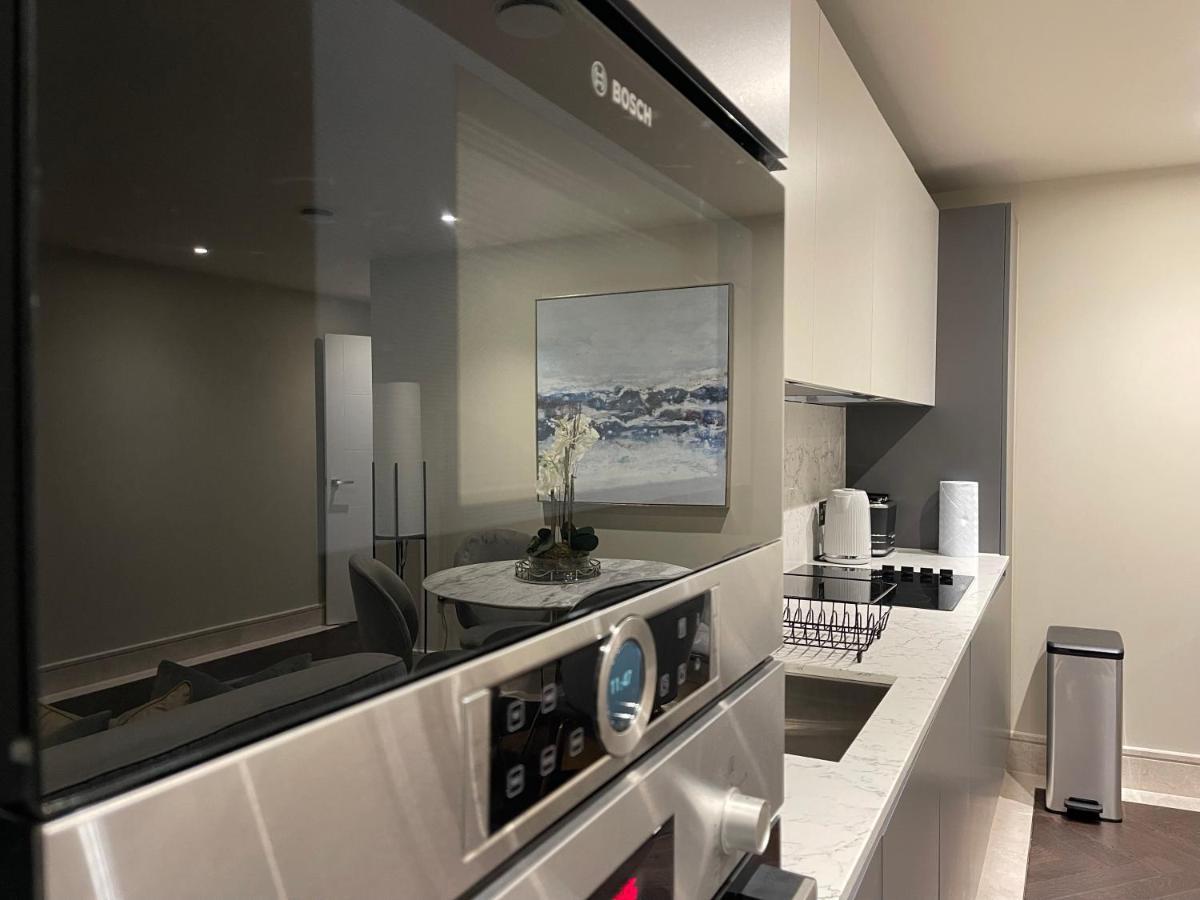 Sophisticated 1Br, 1 Ba Chigwell Designer Flat Chcl F2 아파트 외부 사진