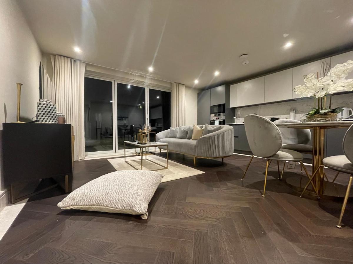 Sophisticated 1Br, 1 Ba Chigwell Designer Flat Chcl F2 아파트 외부 사진