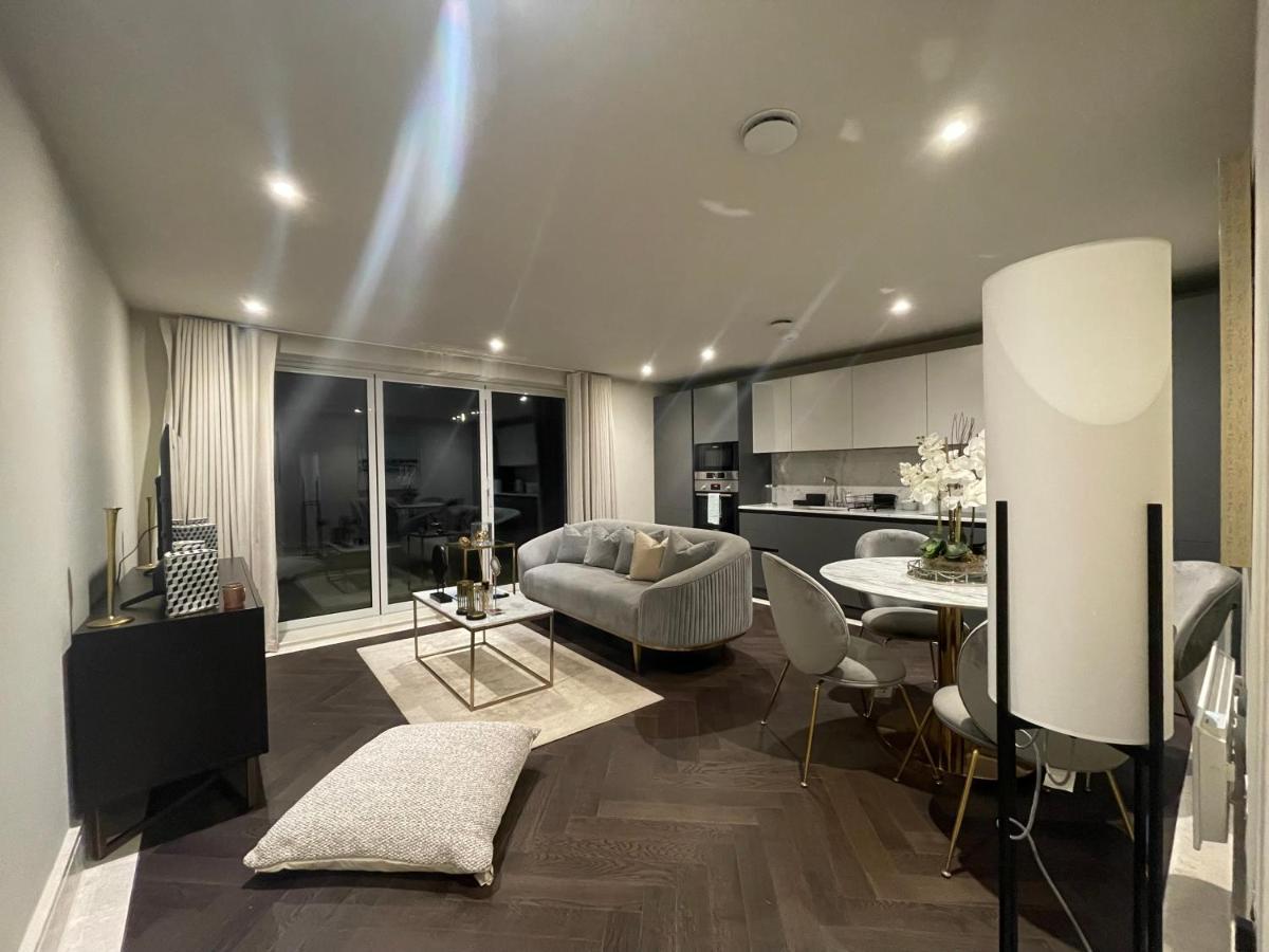 Sophisticated 1Br, 1 Ba Chigwell Designer Flat Chcl F2 아파트 외부 사진