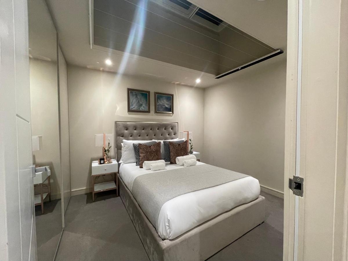 Sophisticated 1Br, 1 Ba Chigwell Designer Flat Chcl F2 아파트 외부 사진