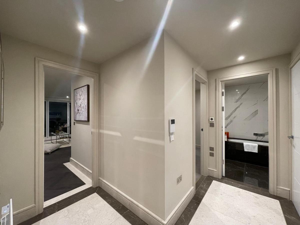 Sophisticated 1Br, 1 Ba Chigwell Designer Flat Chcl F2 아파트 외부 사진