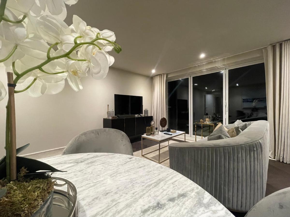 Sophisticated 1Br, 1 Ba Chigwell Designer Flat Chcl F2 아파트 외부 사진